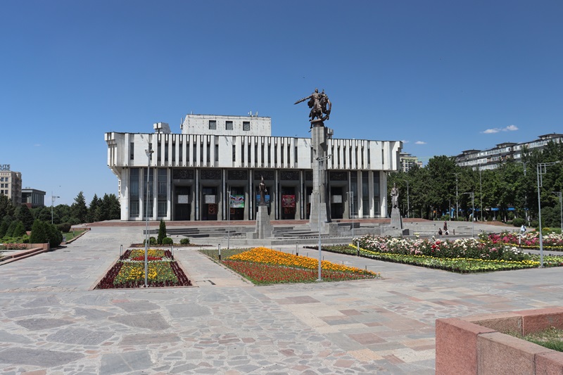 Neďaleko Philharmonic Square